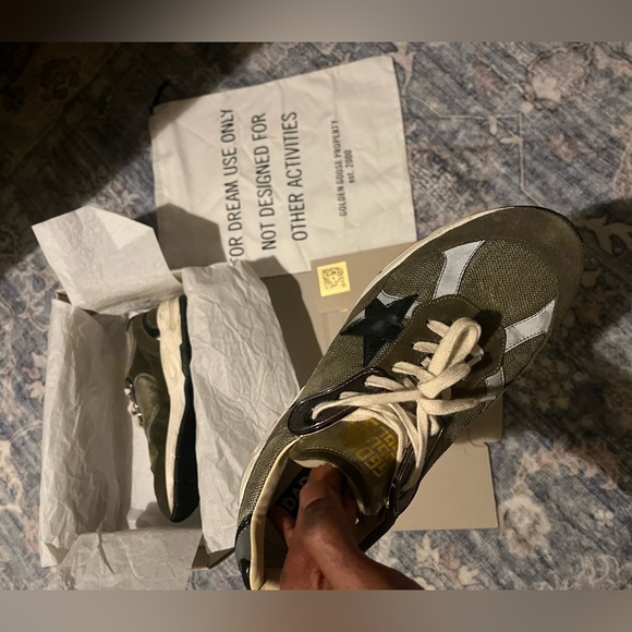 Men’s Golden Goose Dad Star Sneaker - Picture 2 of 7